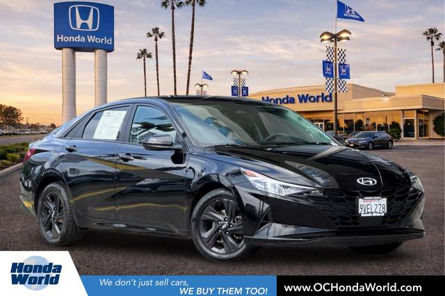 2021 Hyundai Elantra SEL FWD photo
