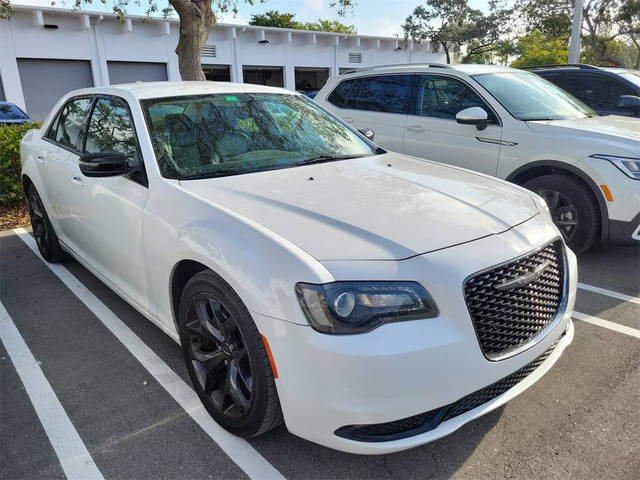 2021 Chrysler 300 Touring RWD photo