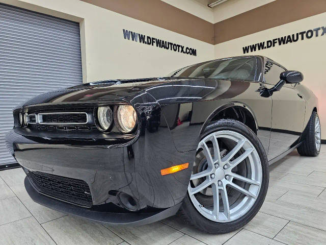 2021 Dodge Challenger SXT RWD photo
