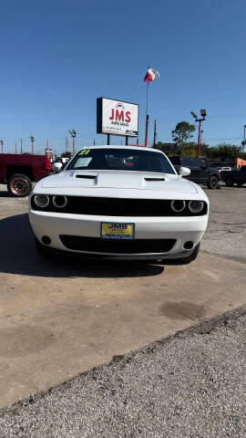 2021 Dodge Challenger SXT RWD photo