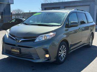 2020 Toyota Sienna XLE FWD photo