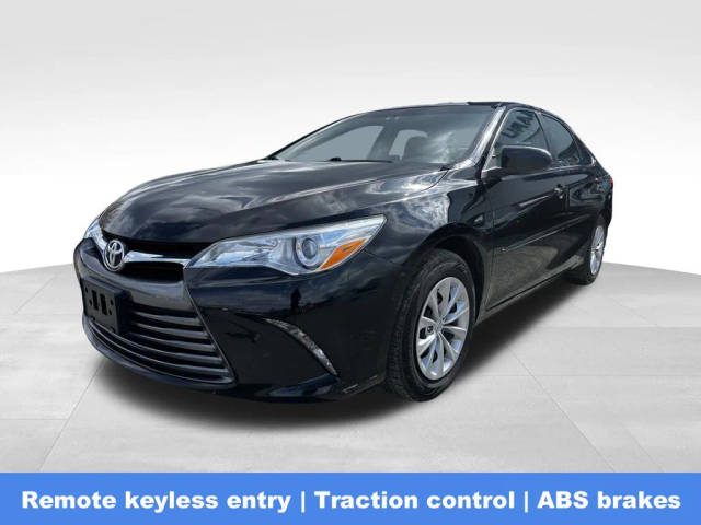 2015 Toyota Camry LE FWD photo