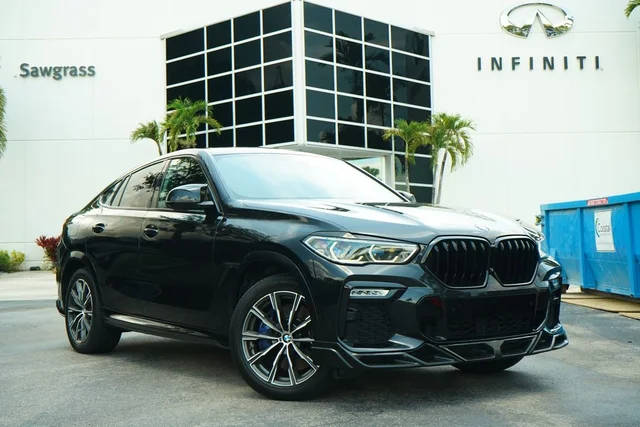 2021 BMW X6 M50i AWD photo