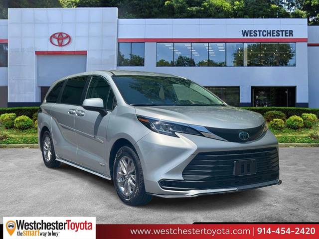 2021 Toyota Sienna LE AWD photo