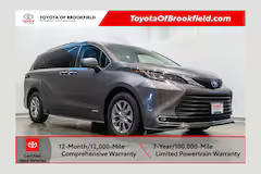 2021 Toyota Sienna XLE FWD photo