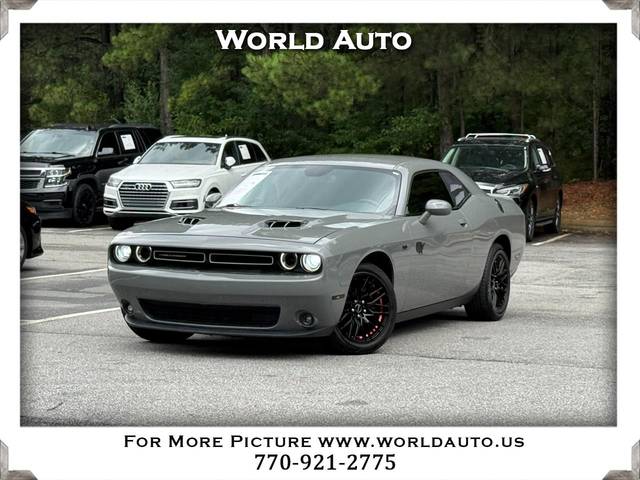 2019 Dodge Challenger SXT RWD photo