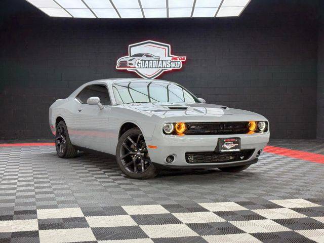 2021 Dodge Challenger SXT RWD photo