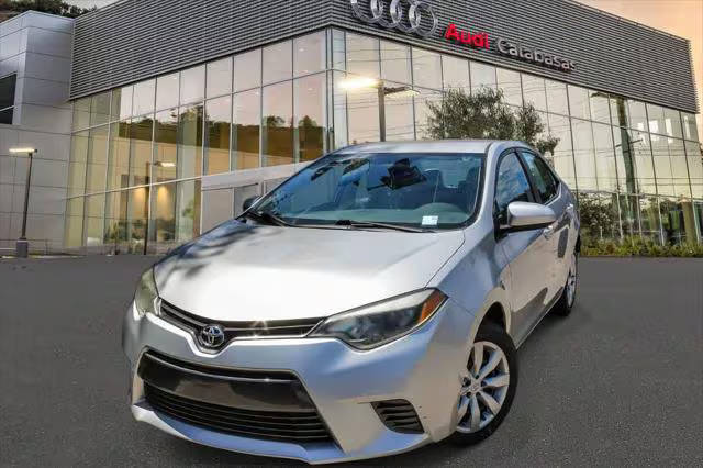 2015 Toyota Corolla LE FWD photo