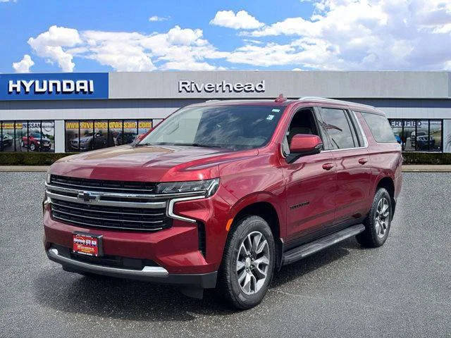 2021 Chevrolet Suburban LT 4WD photo