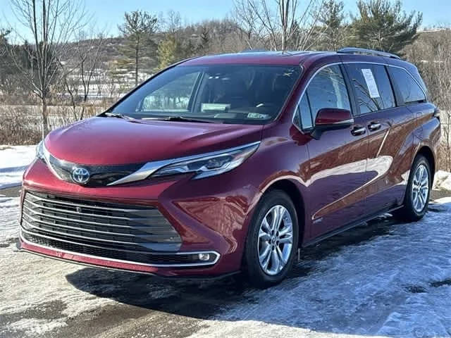 2021 Toyota Sienna Platinum AWD photo