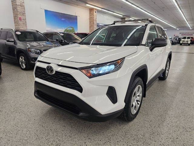 2021 Toyota RAV4 LE AWD photo