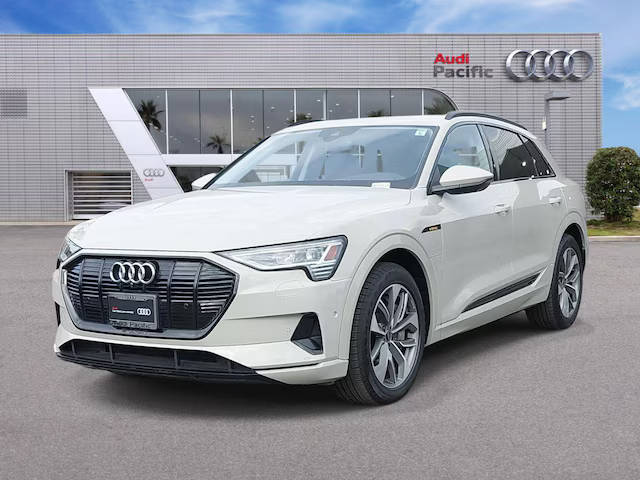 2021 Audi e-tron Premium Plus AWD photo