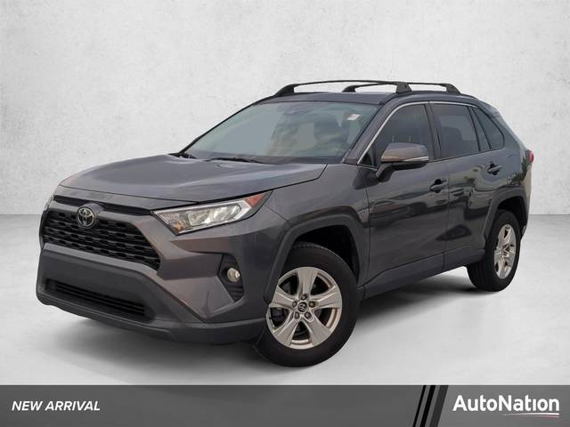 2021 Toyota RAV4 XLE FWD photo