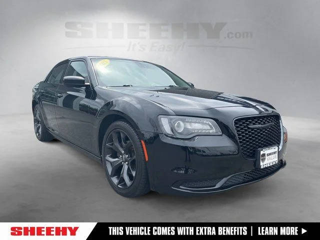 2021 Chrysler 300 Touring RWD photo