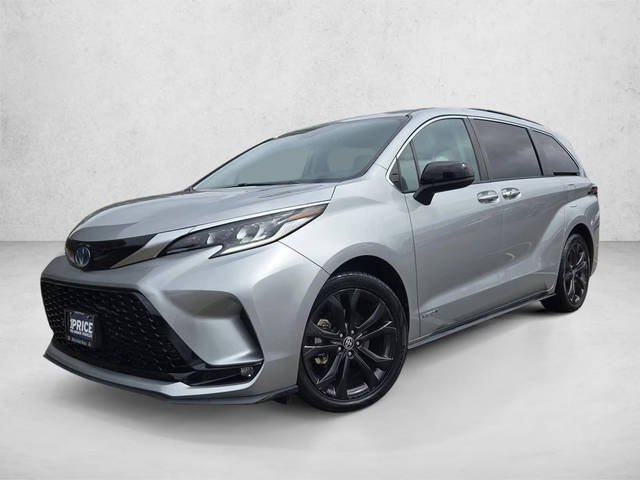 2021 Toyota Sienna XSE FWD photo