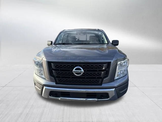 2021 Nissan Titan SV 4WD photo