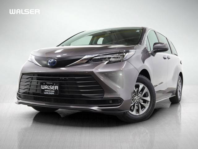 2021 Toyota Sienna LE AWD photo