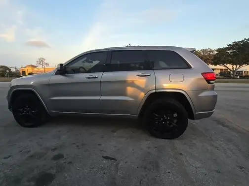 2021 Jeep Grand Cherokee Laredo X 4WD photo