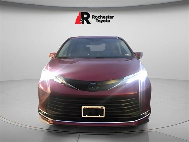 2021 Toyota Sienna XLE FWD photo