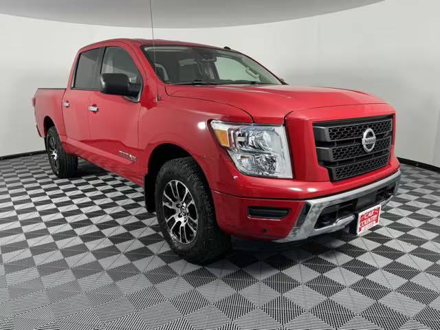 2021 Nissan Titan SV 4WD photo