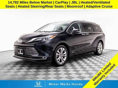 2021 Toyota Sienna Platinum FWD photo