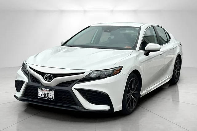 2021 Toyota Camry SE FWD photo