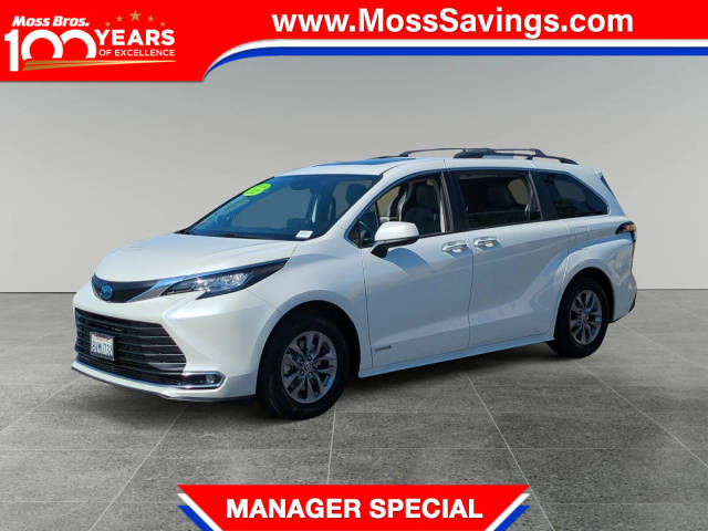 2021 Toyota Sienna XLE FWD photo