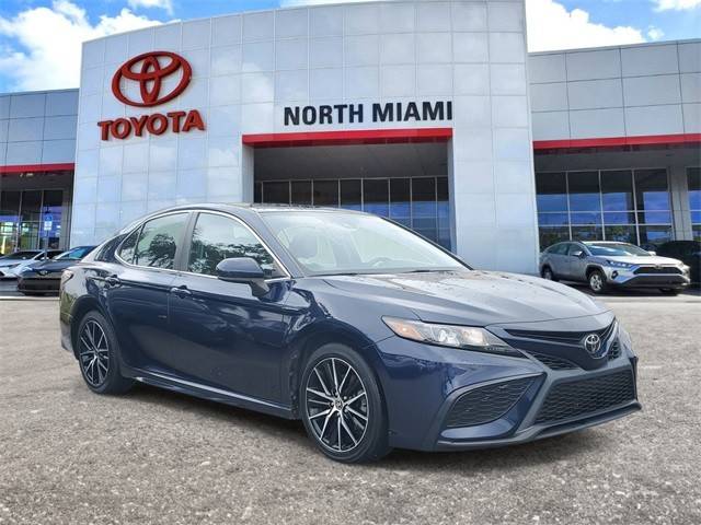 2021 Toyota Camry SE FWD photo