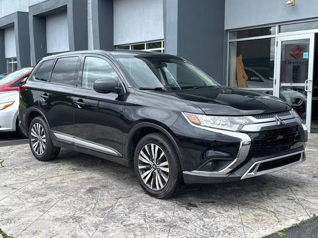 2020 Mitsubishi Outlander ES 4WD photo