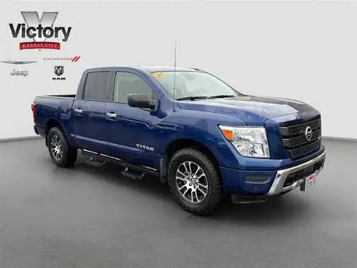2021 Nissan Titan SV 4WD photo