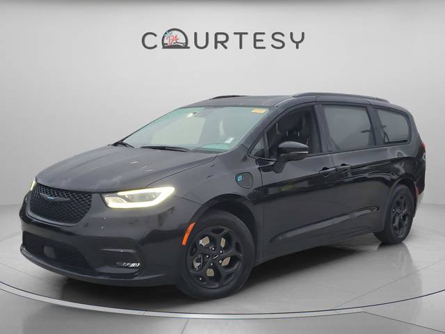 2021 Chrysler Pacifica Minivan Hybrid Limited FWD photo