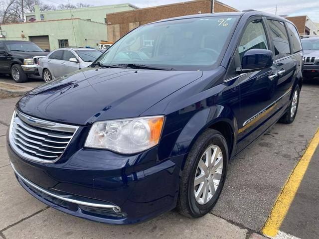 2015 Chrysler Town and Country Touring FWD photo