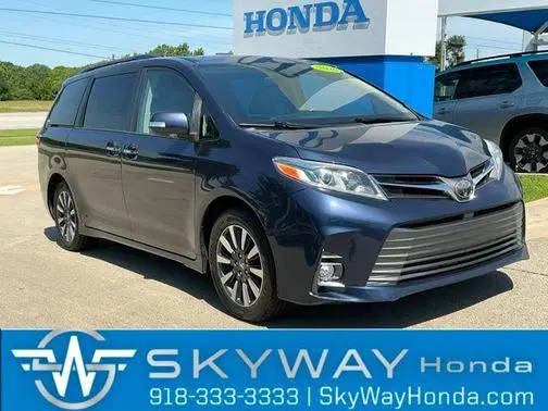 2020 Toyota Sienna Limited FWD photo