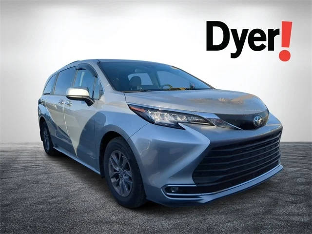 2021 Toyota Sienna XLE FWD photo