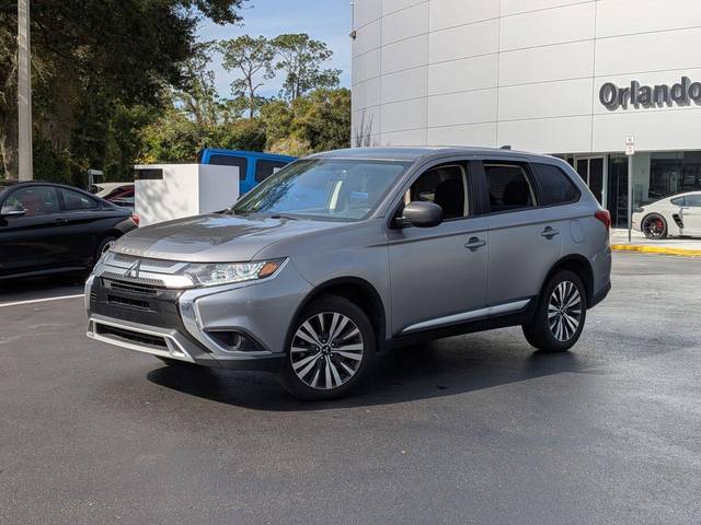 2020 Mitsubishi Outlander ES FWD photo