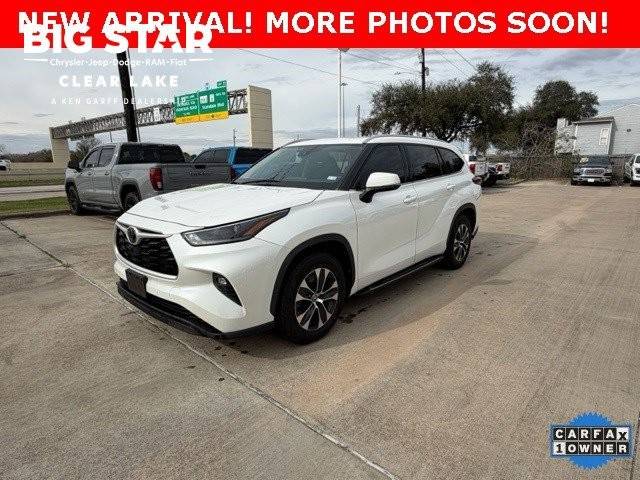 2021 Toyota Highlander XLE FWD photo