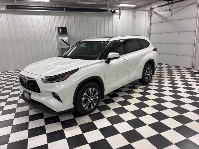 2021 Toyota Highlander XLE AWD photo