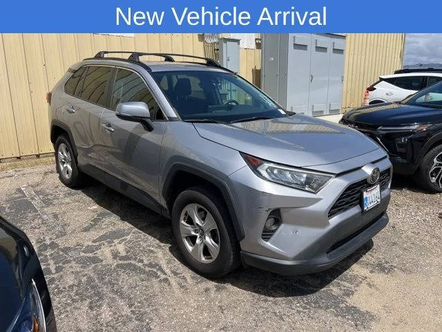 2021 Toyota RAV4 XLE FWD photo