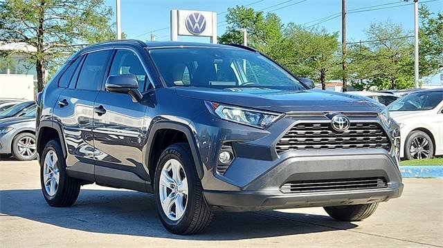 2021 Toyota RAV4 XLE FWD photo
