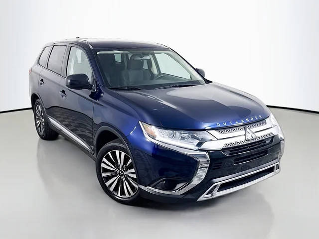 2020 Mitsubishi Outlander ES FWD photo