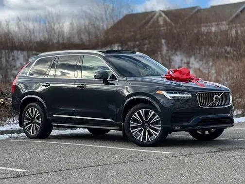 2021 Volvo XC90 Momentum AWD photo