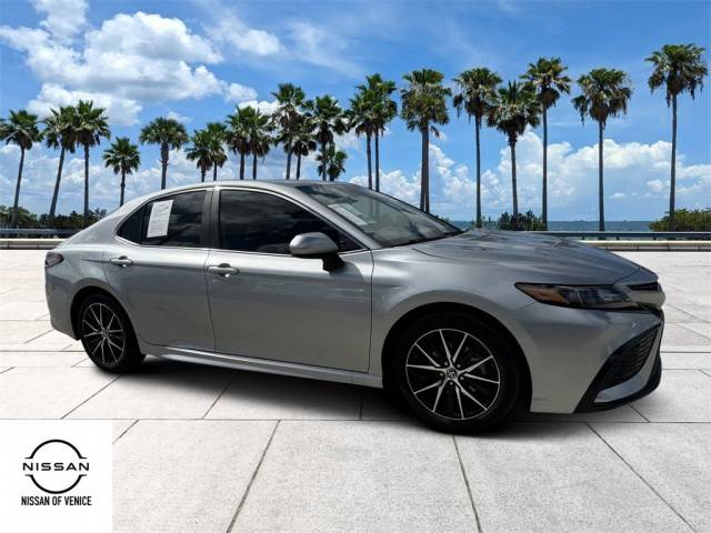 2021 Toyota Camry SE FWD photo