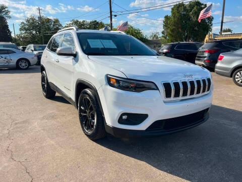 2019 Jeep Cherokee Latitude Plus FWD photo