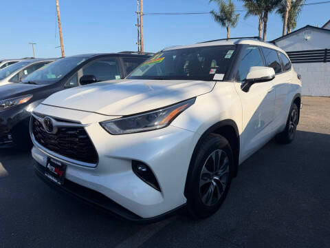 2021 Toyota Highlander XLE FWD photo