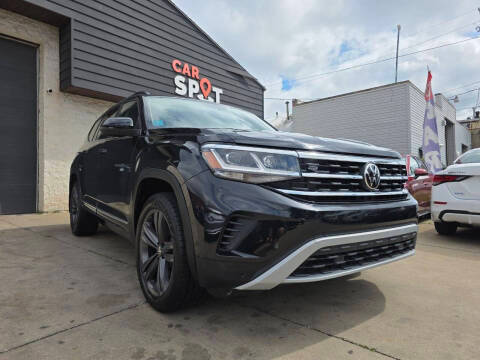 2021 Volkswagen Atlas 3.6L V6 SE w/Technology R-Line AWD photo