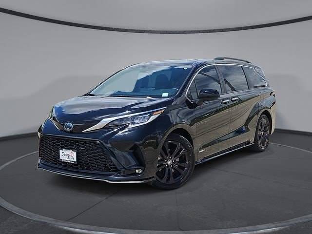 2021 Toyota Sienna XSE FWD photo