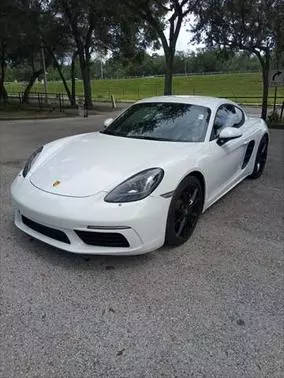 2021 Porsche Cayman T RWD photo