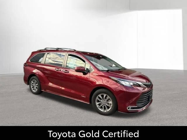 2021 Toyota Sienna XLE FWD photo