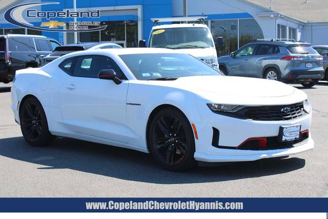 2021 Chevrolet Camaro 2LT RWD photo