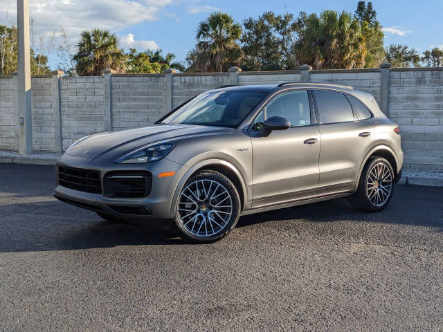 2021 Porsche Cayenne E-Hybrid AWD photo